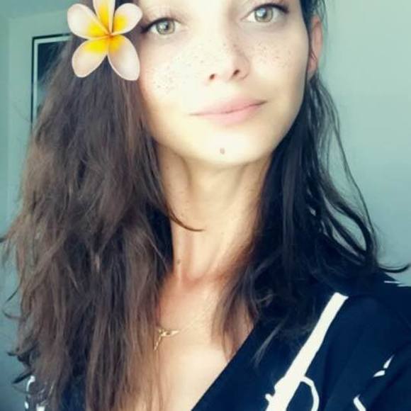 Meet your Posher, Tiffani - Picture 1 of 8